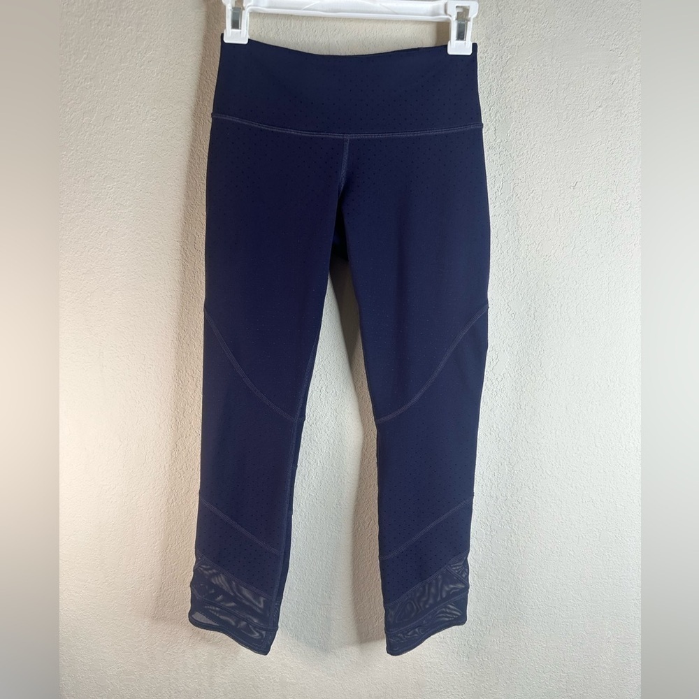 Lululemon Emerge Renewed Crop Full-On Luon Nightfall size 4